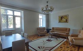 Azneft Royal Suite Apartment Sea View