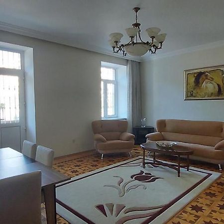 Azneft Royal Suite Apartment Sea View Баку Экстерьер фото