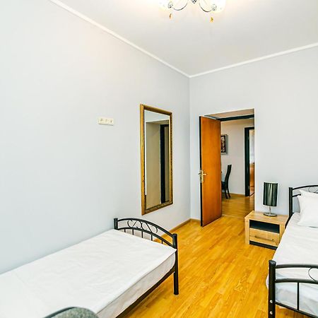 Azneft Royal Suite Apartment Sea View Баку Экстерьер фото