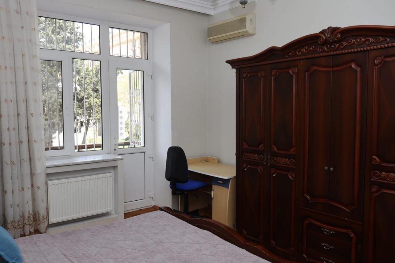 Azneft Royal Suite Apartment Sea View Баку Экстерьер фото