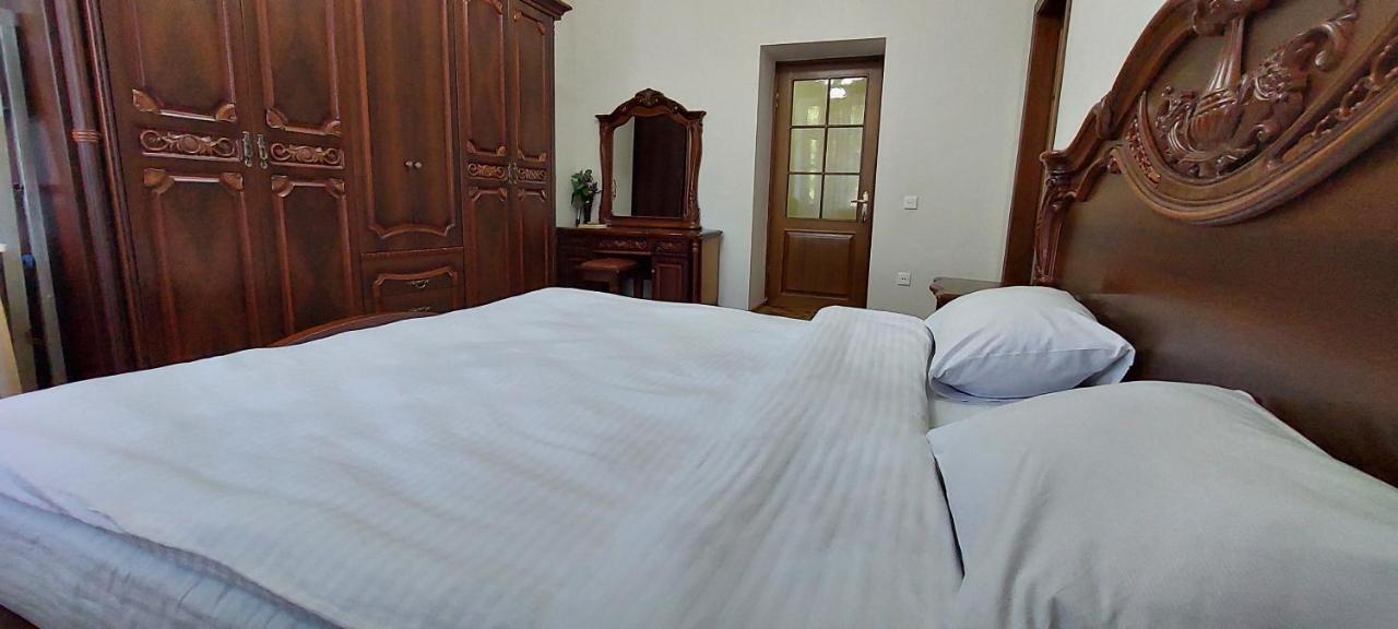 Azneft Royal Suite Apartment Sea View Баку Экстерьер фото