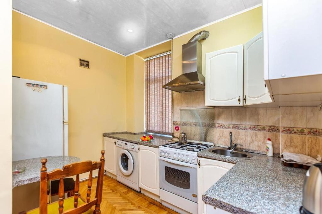 Azneft Royal Suite Apartment Sea View Баку Экстерьер фото